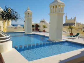 Unique apartment with rooftop pool & amazing views, Benalmadena